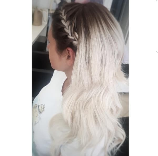 Çağdaş Ergün Saç Tasarım - Kuaför - 80. Fotoğraf Çağdaş Ergün Saç Tasarım - Kuaför - 80. Fotoğraf