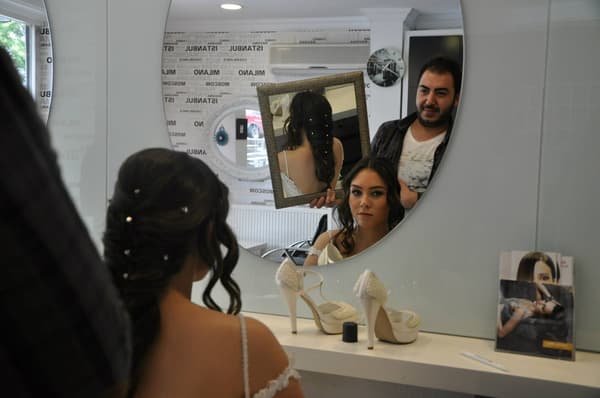 Çağdaş Ergün Saç Tasarım - Kuaför - 5. Fotoğraf Çağdaş Ergün Saç Tasarım - Kuaför - 5. Fotoğraf