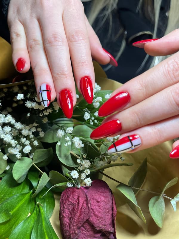 Gülay Koç Güzellik - 1. Fotoğraf Gülay Koç Güzellik - 1. Fotoğraf